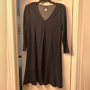☀️3/$10☀️ Simply styled blue black striped ruffle dress size M